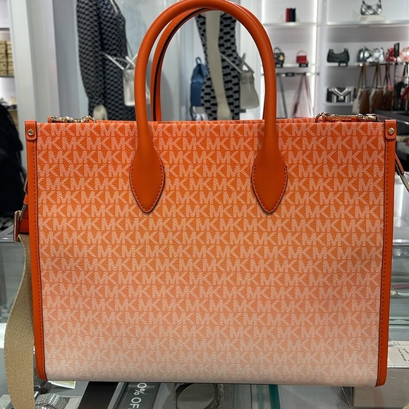 Michael Kors Mirella Medium Ombré Logo Tote Bag
Poppy
NWT - Picture 11 of 16